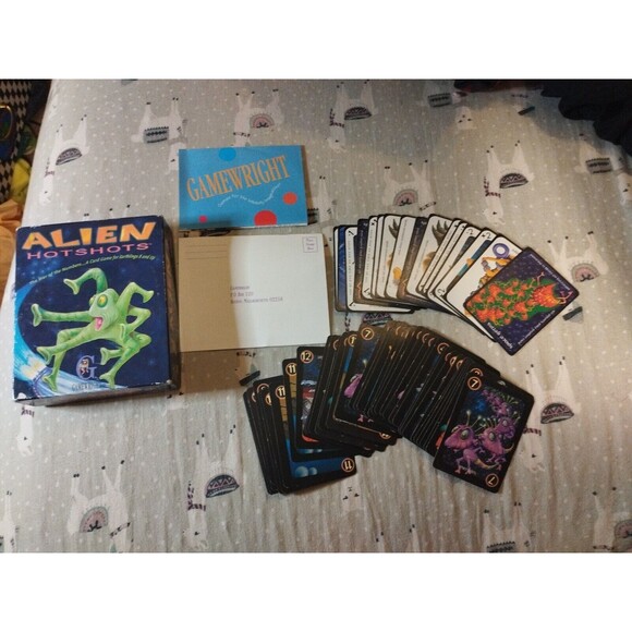Alien Hotshots Game by Gamewright 1999 RARE OOP! NEAR Complete - Picture 1 of 3